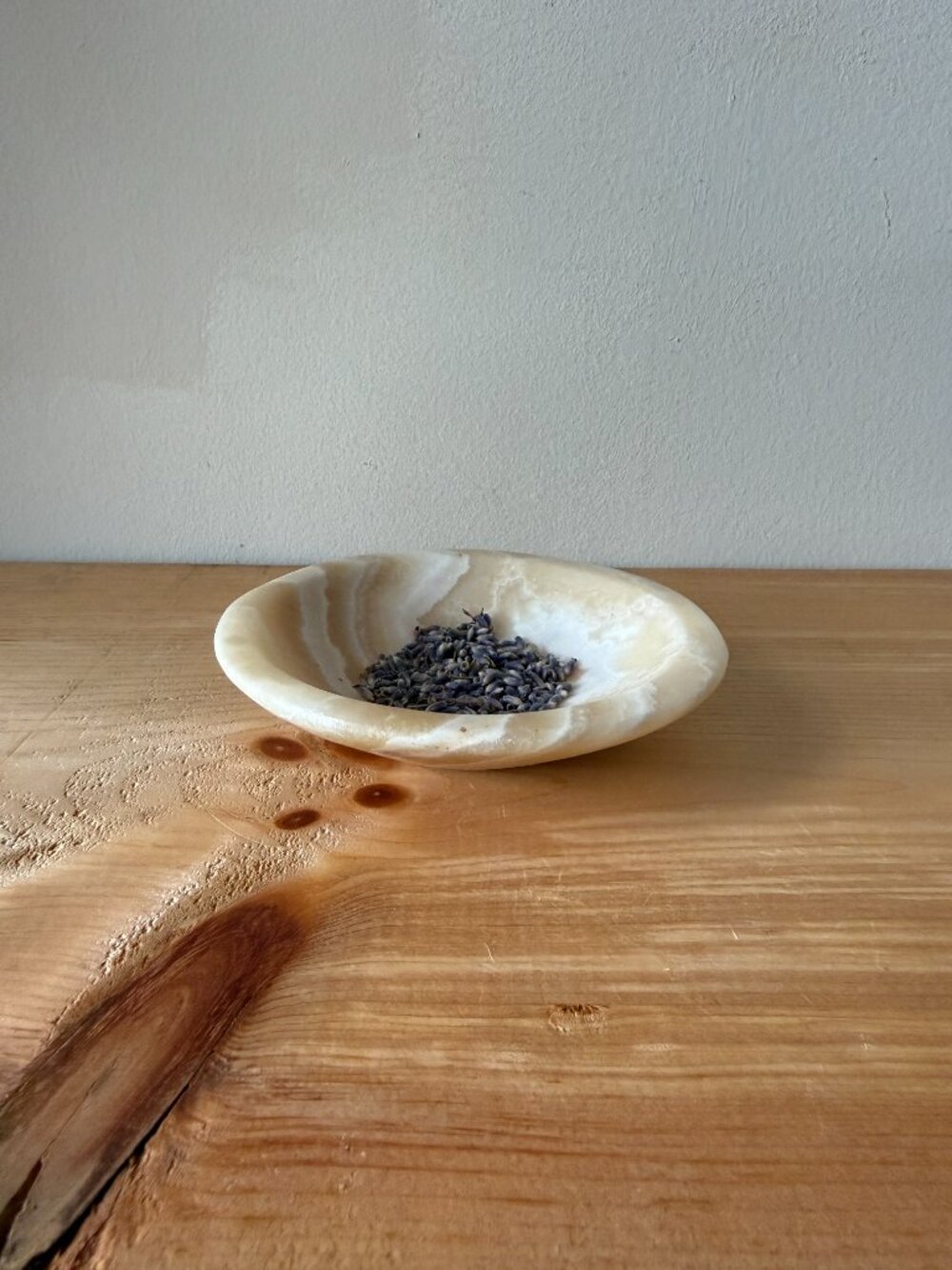 Vintage Hand Carved Banded Onyx Catchall Dish | 5" Marbled Stone Bowl - Picture 3 of 8